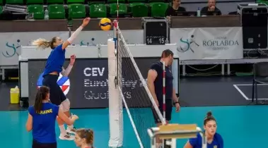 Збірна України з волейболу провела тренування напередодні матчу відбору на ЧЄ: фотозвіт