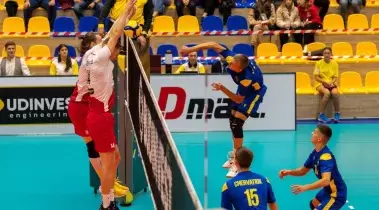 У матчі-відкритті Суперліги-Будінвест "Прометей" у трьох партіях обіграв "Барком-Збірну України U-18"